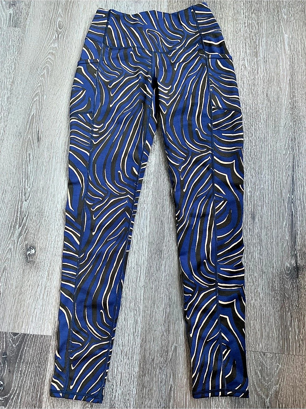 JMcLaughlin Abstract Pattern Leggings in Blue & Brown Size Small NWOT!